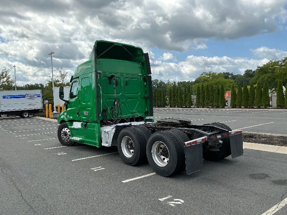 Sleeper Tractor-Heavy Duty Tractors-Freightliner-2019-T11664ST-North Bergen-NJ-495,294\n\t\tmiles-$ 55,750 - Image 5