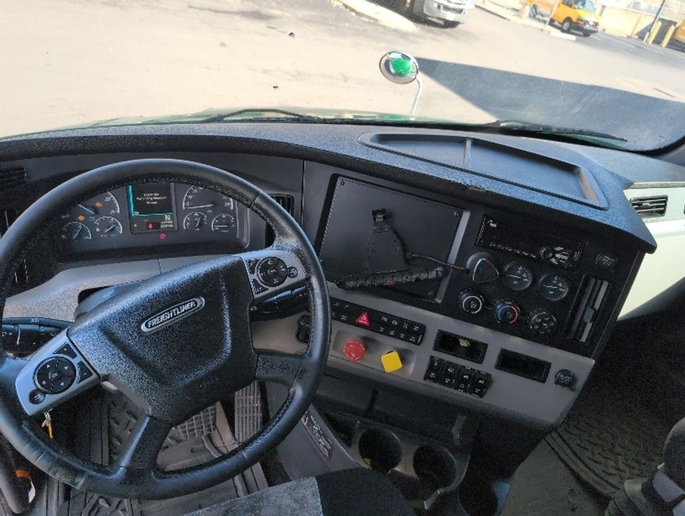 Sleeper Tractor-Heavy Duty Tractors-Freightliner-2019-T11664ST-North Bergen-NJ-506,449\n\t\tmiles-$ 53,750 - Image 11