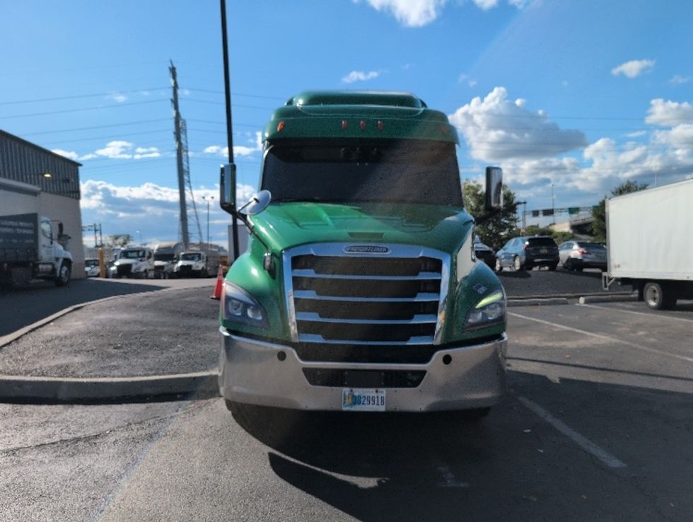 Sleeper Tractor-Heavy Duty Tractors-Freightliner-2019-T11664ST-North Bergen-NJ-506,449\n\t\tmiles-$ 53,750 - Image 2