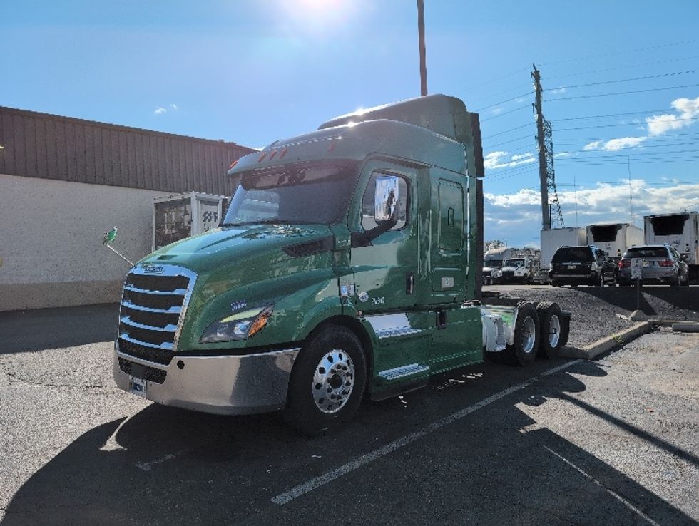 Sleeper Tractor-Heavy Duty Tractors-Freightliner-2019-T11664ST-North Bergen-NJ-506,449\n\t\tmiles-$ 53,750 - Image 3