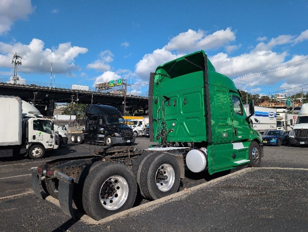 Sleeper Tractor-Heavy Duty Tractors-Freightliner-2019-T11664ST-North Bergen-NJ-506,449\n\t\tmiles-$ 53,750 - Image 7