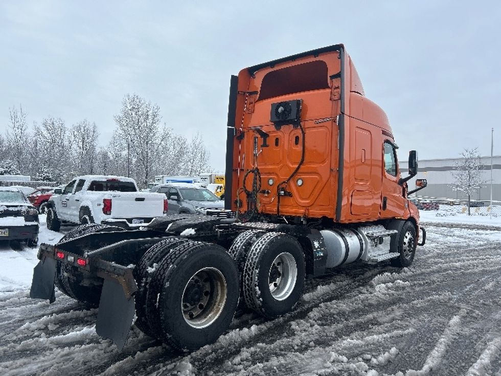 Sleeper Tractor-Heavy Duty Tractors-Freightliner-2019-T11664ST-Obetz-OH-358,511\n\t\tmiles-$ 56,000 - Image 7