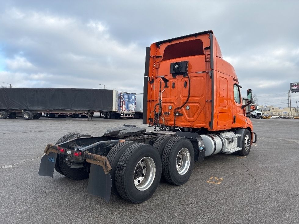 Sleeper Tractor-Heavy Duty Tractors-Freightliner-2019-T11664ST-Obetz-OH-382,632\n\t\tmiles-$ 52,000 - Image 7