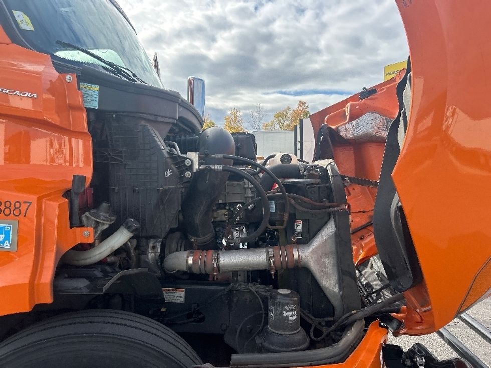 Sleeper Tractor-Heavy Duty Tractors-Freightliner-2019-T11664ST-Obetz-OH-395,066\n\t\tmiles-$ 57,250 - Image 20