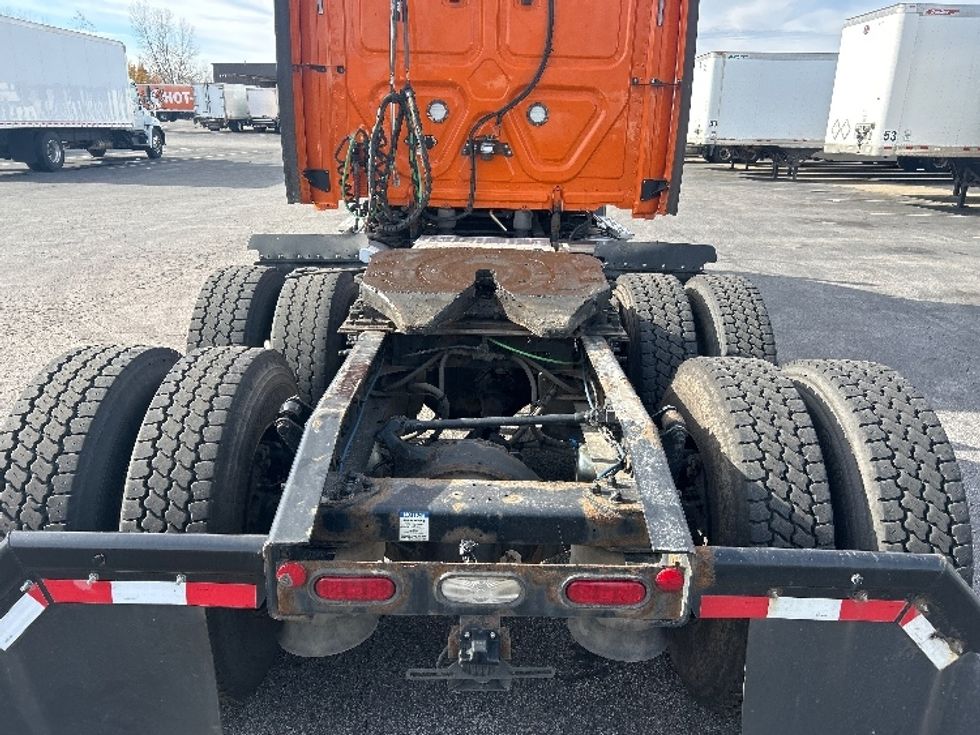 Sleeper Tractor-Heavy Duty Tractors-Freightliner-2019-T11664ST-Obetz-OH-406,339\n\t\tmiles-$ 53,500 - Image 6
