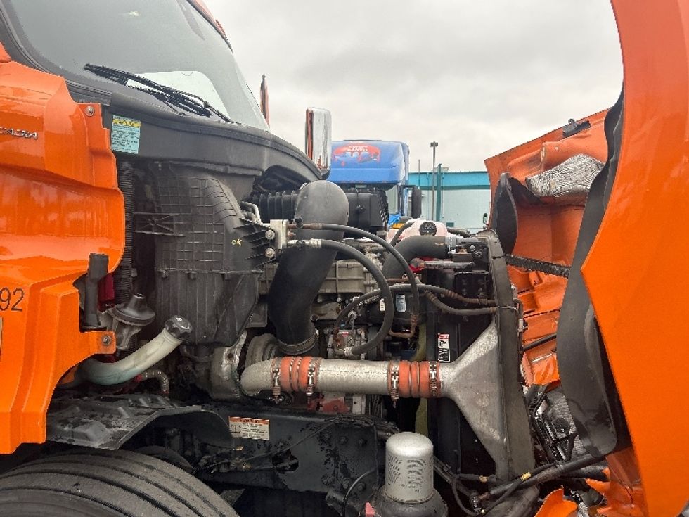 Sleeper Tractor-Heavy Duty Tractors-Freightliner-2019-T11664ST-Obetz-OH-416,000\n\t\tmiles-$ 50,250 - Image 20