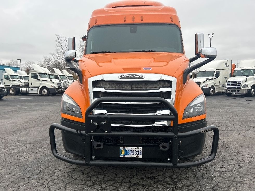 Sleeper Tractor-Heavy Duty Tractors-Freightliner-2019-T11664ST-Obetz-OH-448,611\n\t\tmiles-$ 54,250 - Image 2