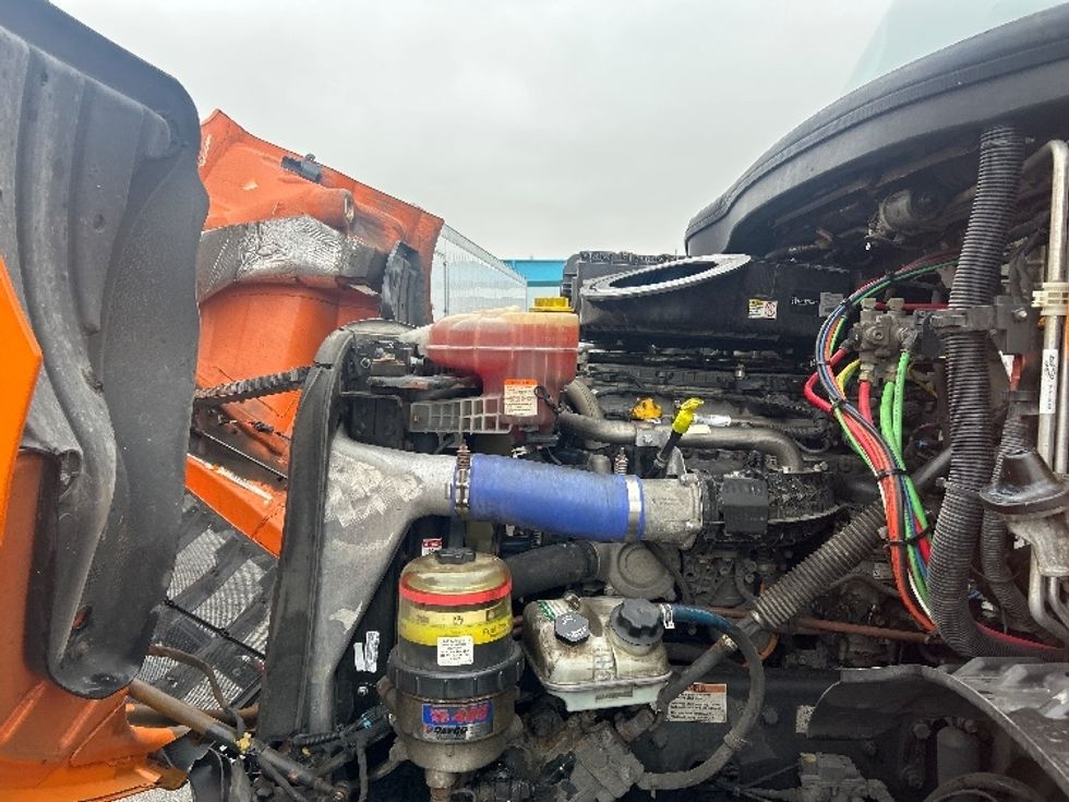 Sleeper Tractor-Heavy Duty Tractors-Freightliner-2019-T11664ST-Obetz-OH-448,611\n\t\tmiles-$ 54,250 - Image 21