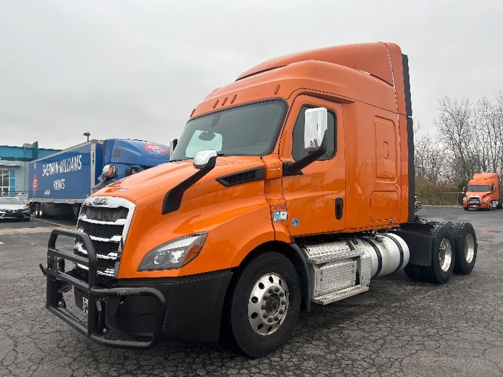 Sleeper Tractor-Heavy Duty Tractors-Freightliner-2019-T11664ST-Obetz-OH-448,611\n\t\tmiles-$ 54,250 - Image 3
