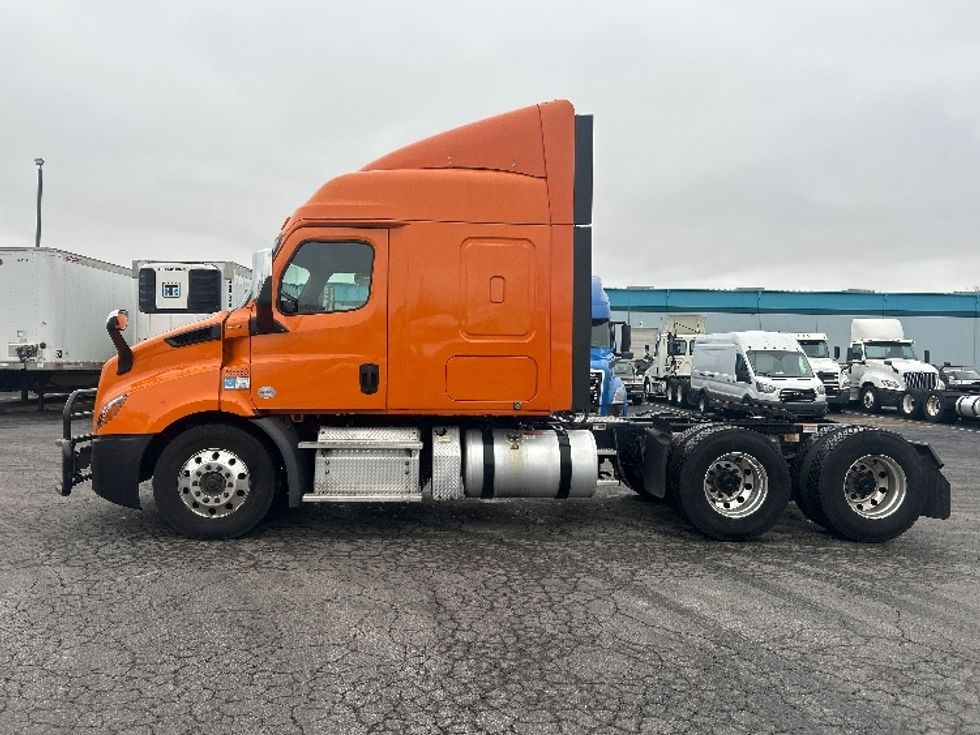 Sleeper Tractor-Heavy Duty Tractors-Freightliner-2019-T11664ST-Obetz-OH-448,611\n\t\tmiles-$ 54,250 - Image 4