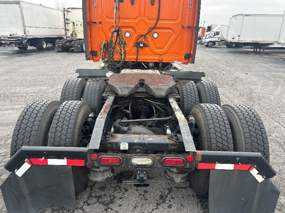 Sleeper Tractor-Heavy Duty Tractors-Freightliner-2019-T11664ST-Obetz-OH-448,611\n\t\tmiles-$ 54,250 - Image 6