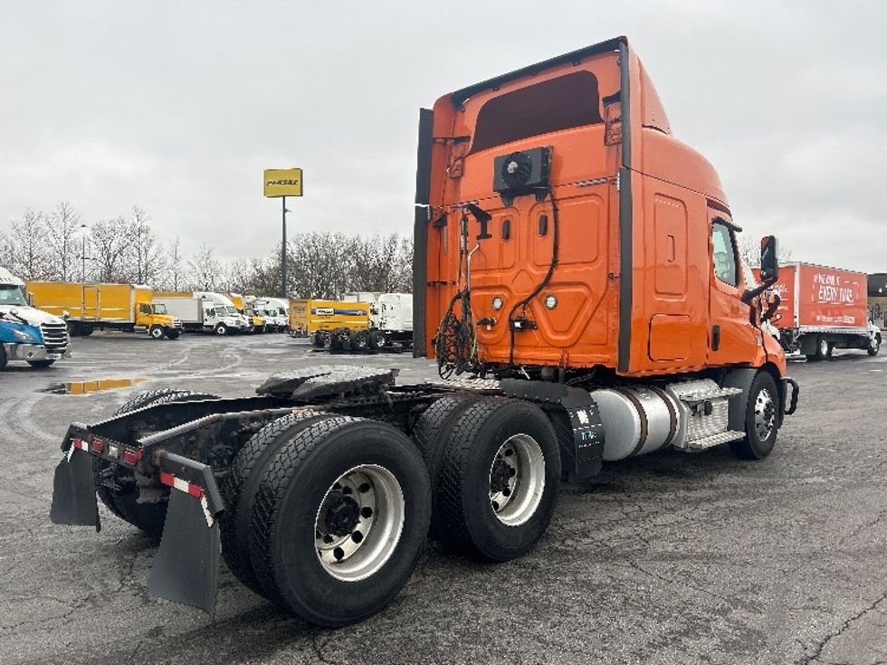 Sleeper Tractor-Heavy Duty Tractors-Freightliner-2019-T11664ST-Obetz-OH-448,611\n\t\tmiles-$ 54,250 - Image 7