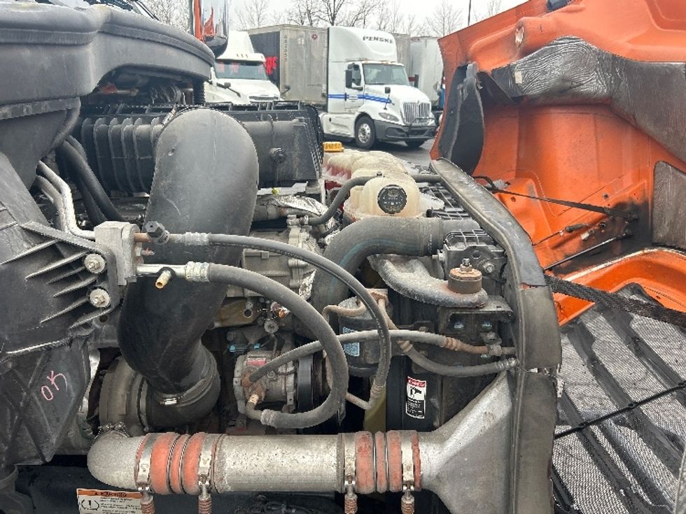 Sleeper Tractor-Heavy Duty Tractors-Freightliner-2019-T11664ST-Obetz-OH-454,558\n\t\tmiles-$ 54,000 - Image 20