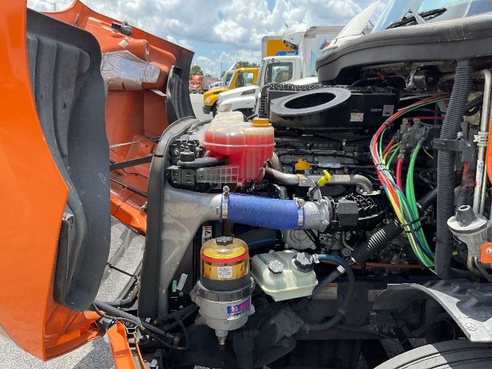 Sleeper Tractor-Heavy Duty Tractors-Freightliner-2019-T11664ST-Orlando-FL-561,787\n\t\tmiles-$ 50,000 - Image 21