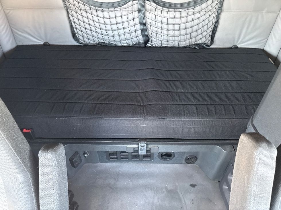 Sleeper Tractor-Heavy Duty Tractors-Freightliner-2019-T11664ST-Phoenix-AZ-540,735\n\t\tmiles-$ 55,250 - Image 17