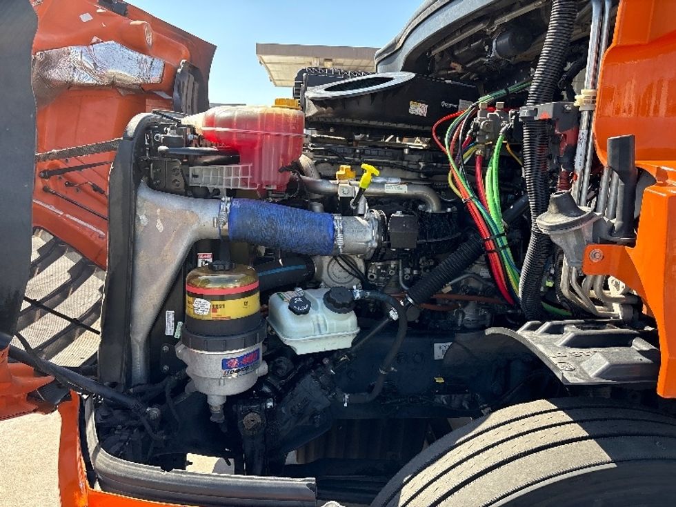 Sleeper Tractor-Heavy Duty Tractors-Freightliner-2019-T11664ST-Phoenix-AZ-540,735\n\t\tmiles-$ 55,250 - Image 21