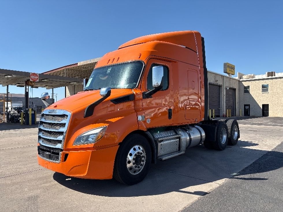 Sleeper Tractor-Heavy Duty Tractors-Freightliner-2019-T11664ST-Phoenix-AZ-540,735\n\t\tmiles-$ 55,250 - Image 3