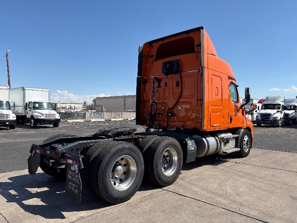 Sleeper Tractor-Heavy Duty Tractors-Freightliner-2019-T11664ST-Phoenix-AZ-540,735\n\t\tmiles-$ 55,250 - Image 7