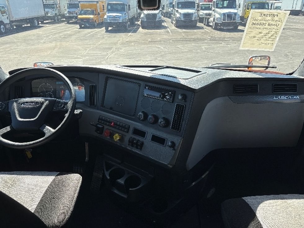 Sleeper Tractor-Heavy Duty Tractors-Freightliner-2019-T11664ST-Phoenix-AZ-543,758\n\t\tmiles-$ 54,000 - Image 12
