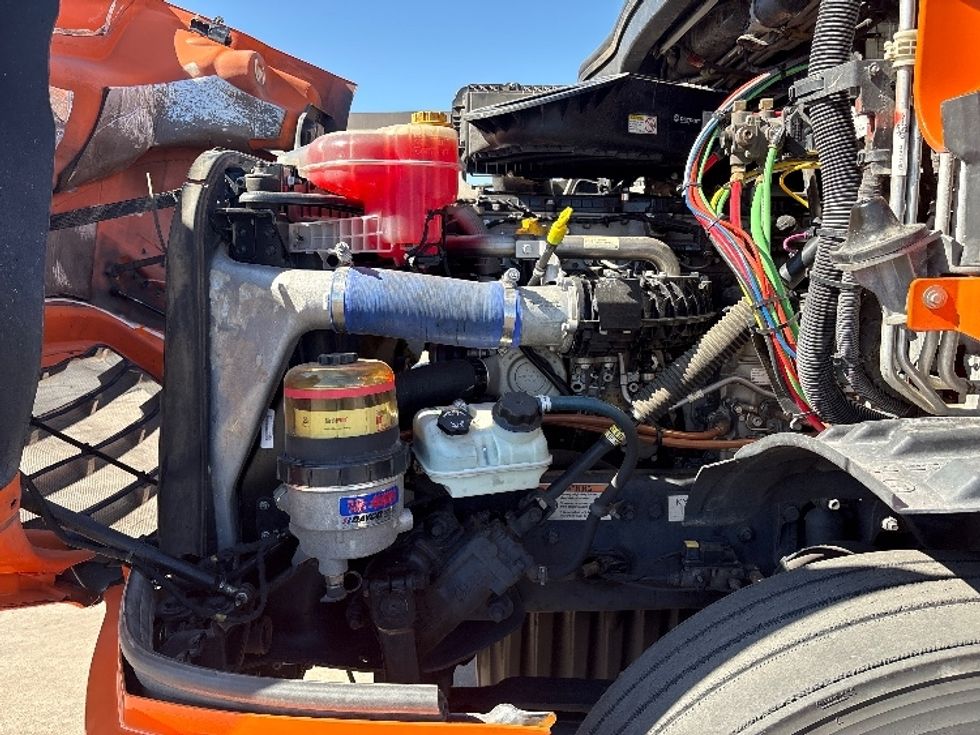 Sleeper Tractor-Heavy Duty Tractors-Freightliner-2019-T11664ST-Phoenix-AZ-543,758\n\t\tmiles-$ 54,000 - Image 21