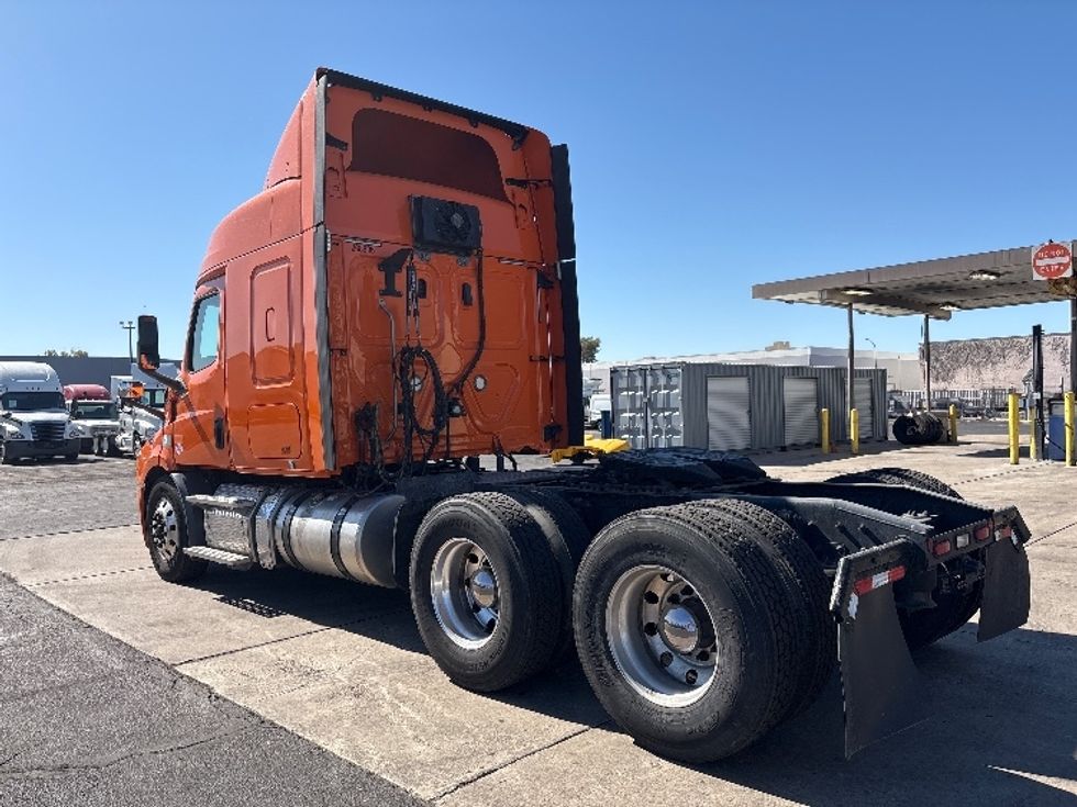 Sleeper Tractor-Heavy Duty Tractors-Freightliner-2019-T11664ST-Phoenix-AZ-543,758\n\t\tmiles-$ 54,000 - Image 5