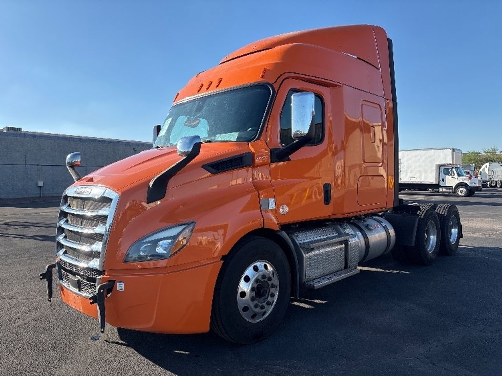 Sleeper Tractor-Heavy Duty Tractors-Freightliner-2019-T11664ST-Phoenix-AZ-557,355\n\t\tmiles-$ 54,250 - Image 3