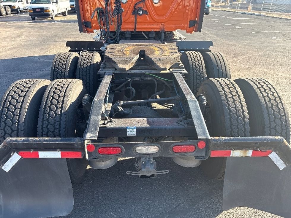 Sleeper Tractor-Heavy Duty Tractors-Freightliner-2019-T11664ST-Phoenix-AZ-557,355\n\t\tmiles-$ 54,250 - Image 6