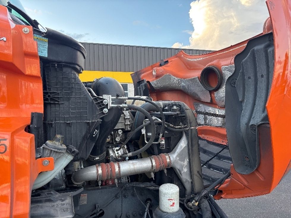 Sleeper Tractor-Heavy Duty Tractors-Freightliner-2019-T11664ST-Phoenix-AZ-560,336\n\t\tmiles-$ 53,000 - Image 20