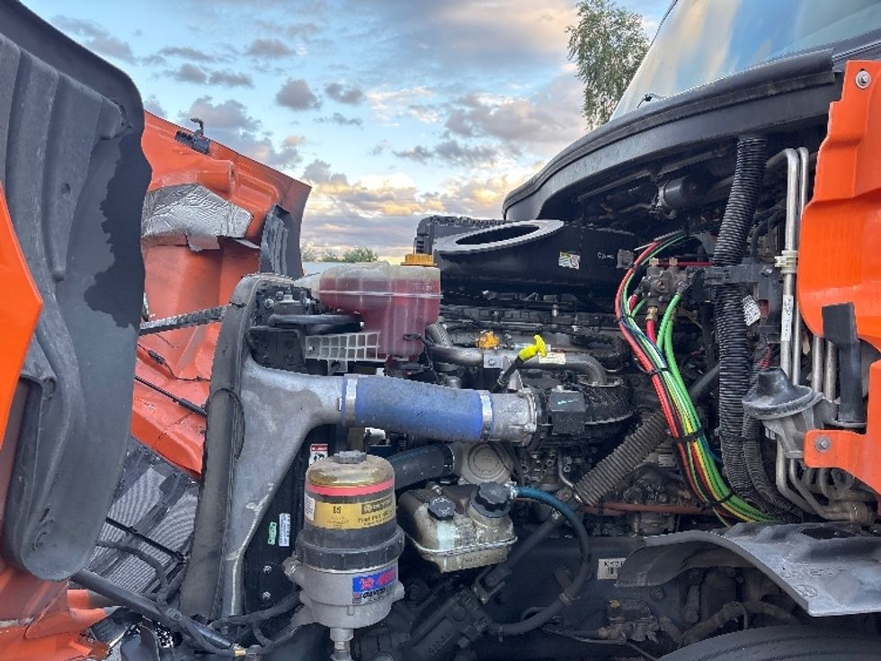 Sleeper Tractor-Heavy Duty Tractors-Freightliner-2019-T11664ST-Phoenix-AZ-560,336\n\t\tmiles-$ 53,000 - Image 21