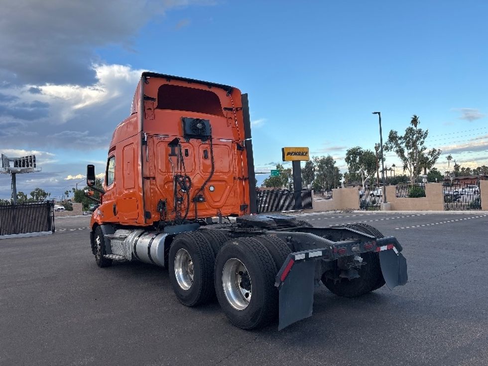 Sleeper Tractor-Heavy Duty Tractors-Freightliner-2019-T11664ST-Phoenix-AZ-560,336\n\t\tmiles-$ 53,000 - Image 5