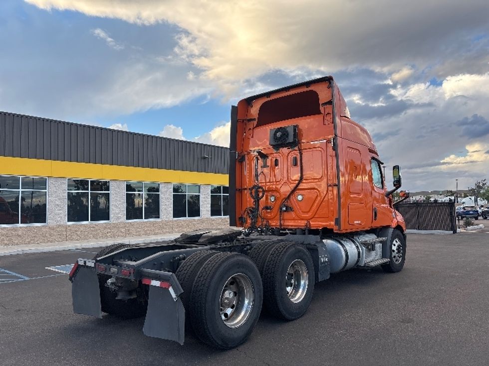 Sleeper Tractor-Heavy Duty Tractors-Freightliner-2019-T11664ST-Phoenix-AZ-560,336\n\t\tmiles-$ 53,000 - Image 7
