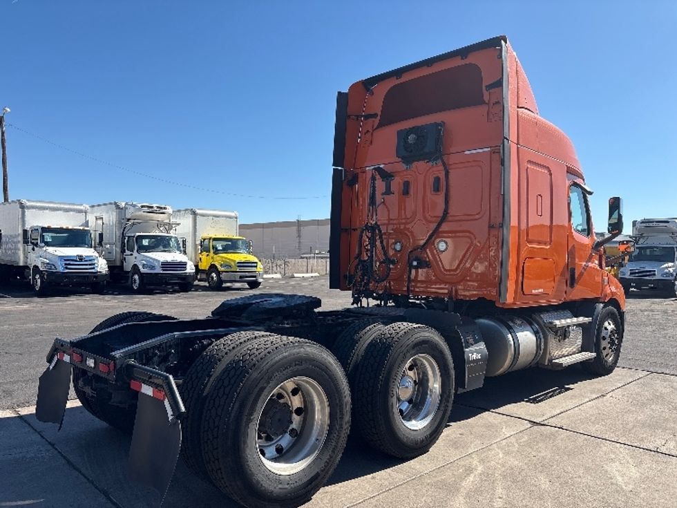 Sleeper Tractor-Heavy Duty Tractors-Freightliner-2019-T11664ST-Phoenix-AZ-565,504\n\t\tmiles-$ 52,750 - Image 7