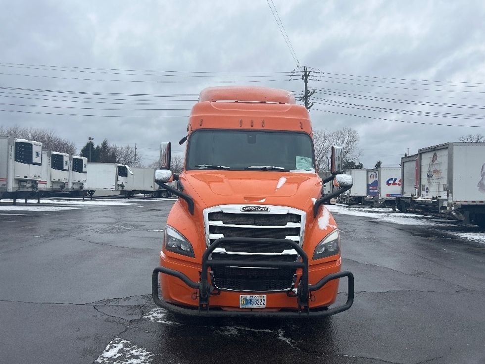 Sleeper Tractor-Heavy Duty Tractors-Freightliner-2019-T11664ST-Plymouth-MI-344,195\n\t\tmiles-$ 56,750 - Image 2