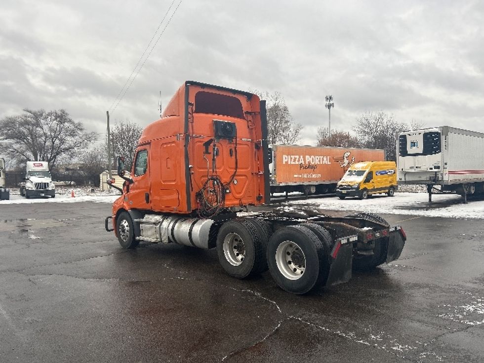 Sleeper Tractor-Heavy Duty Tractors-Freightliner-2019-T11664ST-Plymouth-MI-344,195\n\t\tmiles-$ 56,750 - Image 5