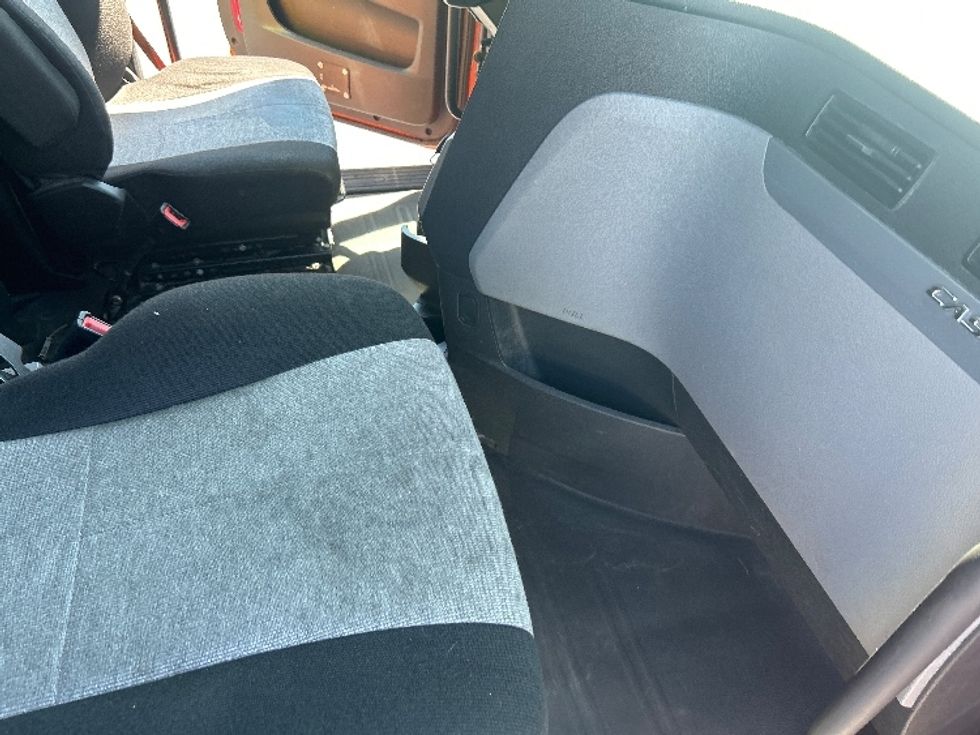 Sleeper Tractor-Heavy Duty Tractors-Freightliner-2019-T11664ST-Swedesboro-NJ-352,853\n\t\tmiles-$ 60,250 - Image 15