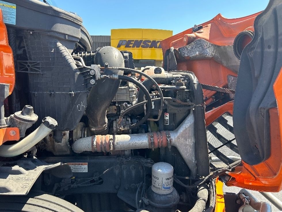 Sleeper Tractor-Heavy Duty Tractors-Freightliner-2019-T11664ST-Swedesboro-NJ-352,853\n\t\tmiles-$ 60,250 - Image 20