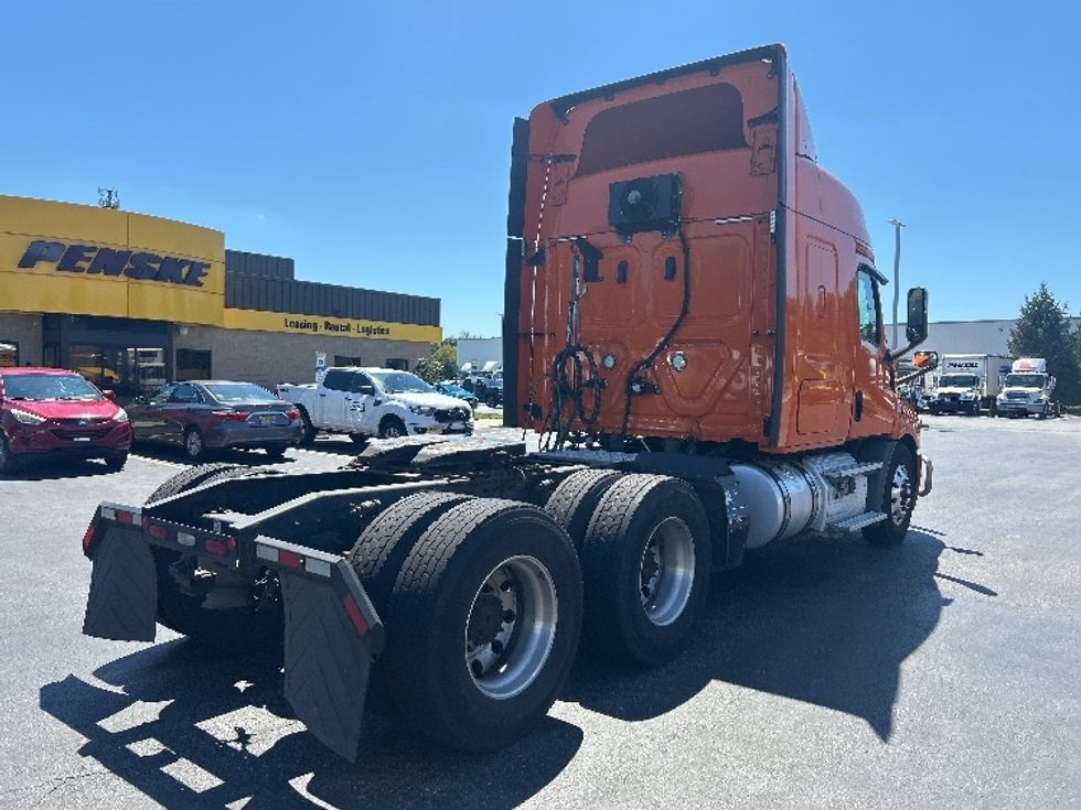 Sleeper Tractor-Heavy Duty Tractors-Freightliner-2019-T11664ST-Swedesboro-NJ-352,853\n\t\tmiles-$ 60,250 - Image 7