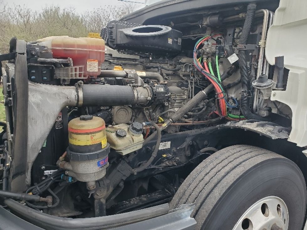 Sleeper Tractor-Heavy Duty Tractors-Freightliner-2019-T12642ST-White Deer-PA-573,775\n\t\tmiles-$ 54,000 - Image 21