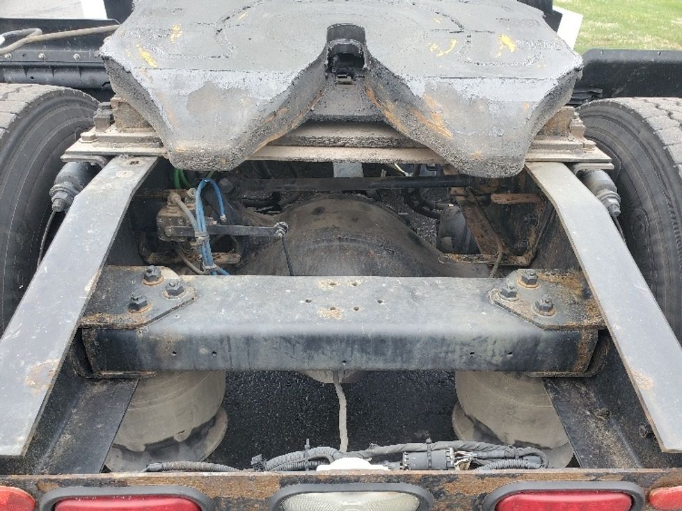 Sleeper Tractor-Heavy Duty Tractors-Freightliner-2019-T12642ST-White Deer-PA-573,775\n\t\tmiles-$ 54,000 - Image 6