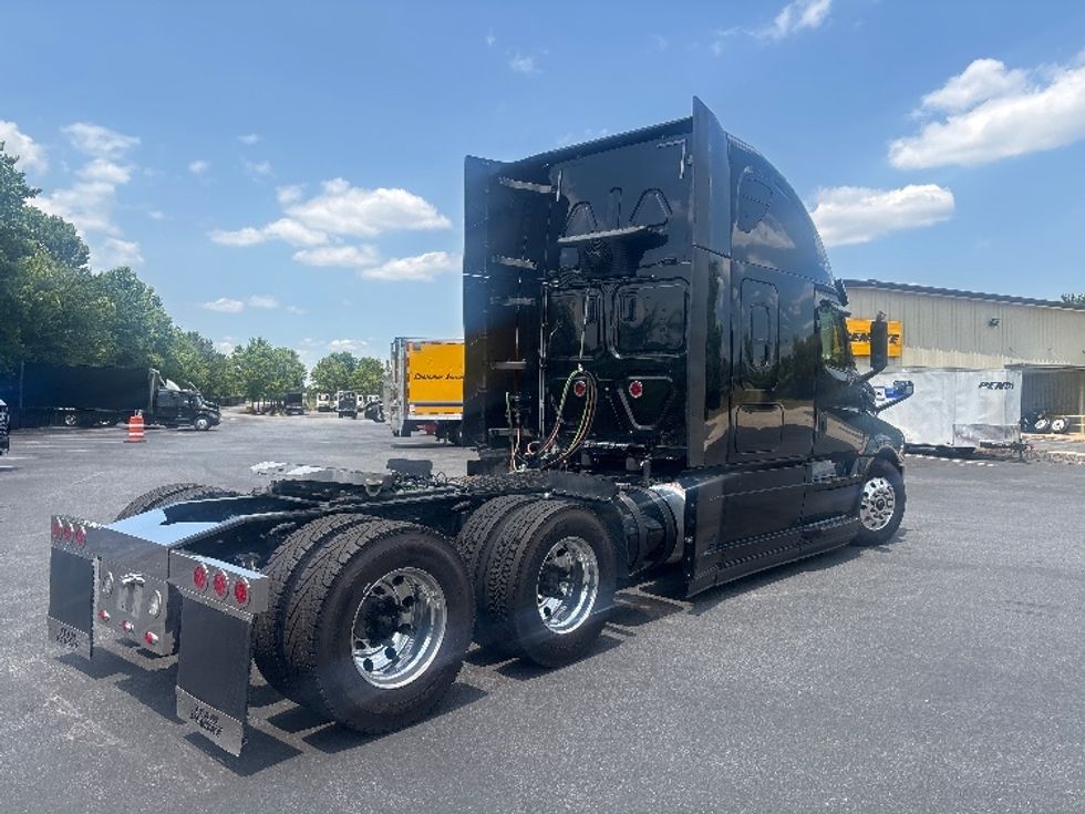 Sleeper Tractor-Heavy Duty Tractors-Freightliner-2019-T12662ST-Concord-NC-237,968\n\t\tmiles-$ 68,500 - Image 7