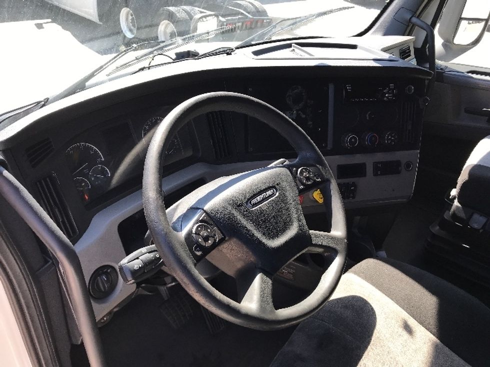 Sleeper Tractor-Heavy Duty Tractors-Freightliner-2019-T12662ST-Ocala-FL-548,240\n\t\tmiles-$ 52,000 - Image 10