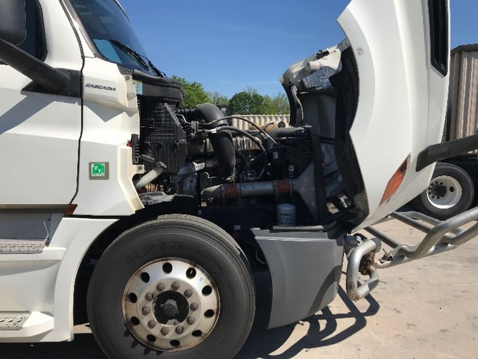 Sleeper Tractor-Heavy Duty Tractors-Freightliner-2019-T12662ST-Ocala-FL-548,240\n\t\tmiles-$ 52,000 - Image 19