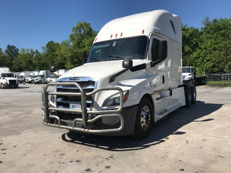 Sleeper Tractor-Heavy Duty Tractors-Freightliner-2019-T12662ST-Ocala-FL-548,240\n\t\tmiles-$ 52,000 - Image 3
