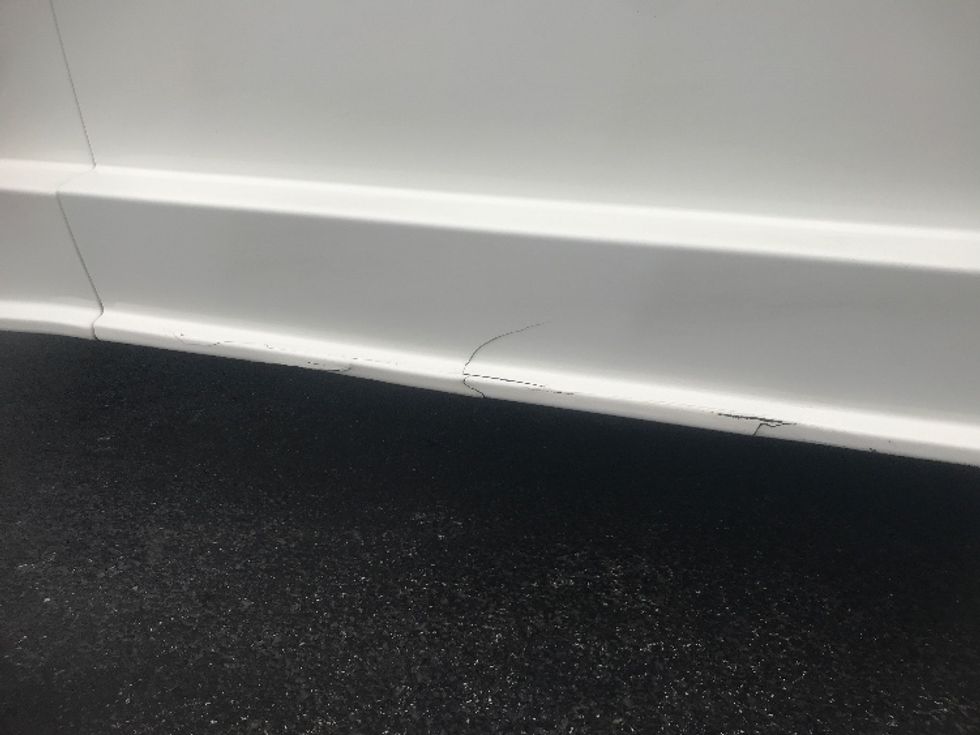 Sleeper Tractor-Heavy Duty Tractors-Freightliner-2019-T12664ST-Akron-OH-605,129\n\t\tmiles-$ 52,500 - Image 24