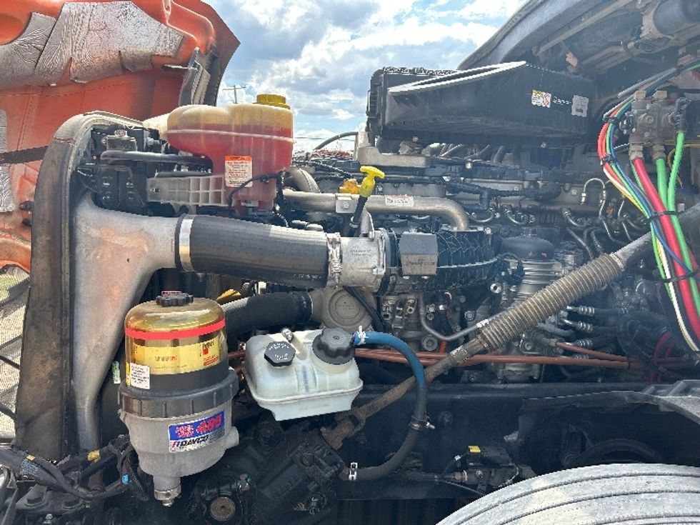 Sleeper Tractor-Heavy Duty Tractors-Freightliner-2019-T12664ST-Amarillo-TX-707,955\n\t\tmiles-$ 44,250 - Image 21