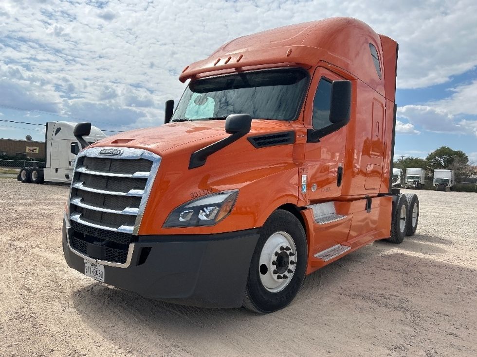 Sleeper Tractor-Heavy Duty Tractors-Freightliner-2019-T12664ST-Amarillo-TX-707,955\n\t\tmiles-$ 44,250 - Image 3