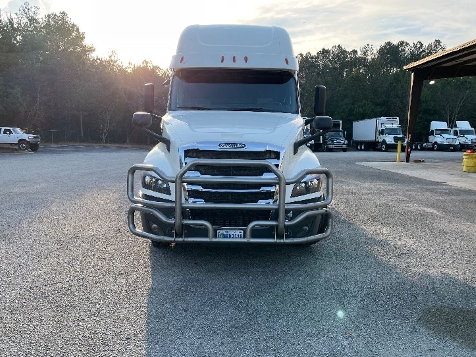Sleeper Tractor-Heavy Duty Tractors-Freightliner-2019-T12664ST-Atlanta-GA-633,302\n\t\tmiles-$ 44,000 - Image 2
