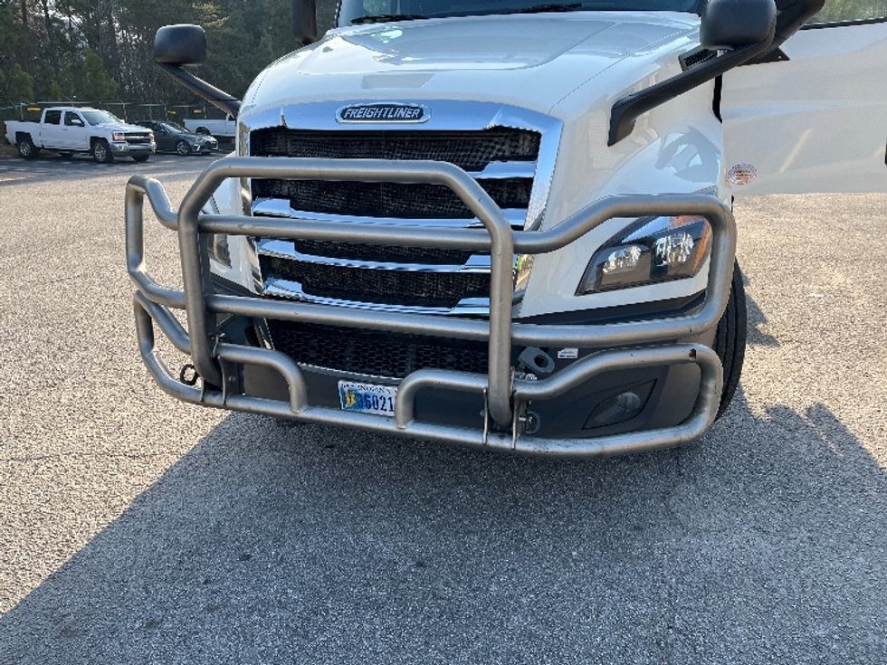 Sleeper Tractor-Heavy Duty Tractors-Freightliner-2019-T12664ST-Atlanta-GA-633,302\n\t\tmiles-$ 44,000 - Image 22