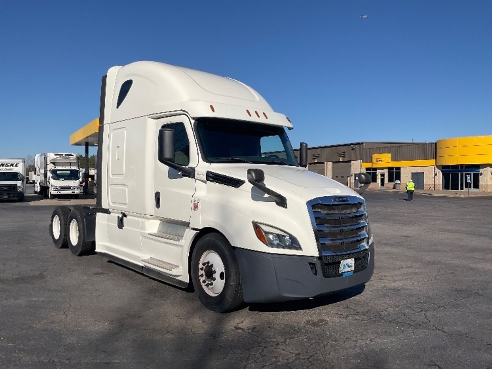 Sleeper Tractor-Heavy Duty Tractors-Freightliner-2019-T12664ST-Augusta-GA-92,872\n\t\tmiles-$ 69,500 - Image 1
