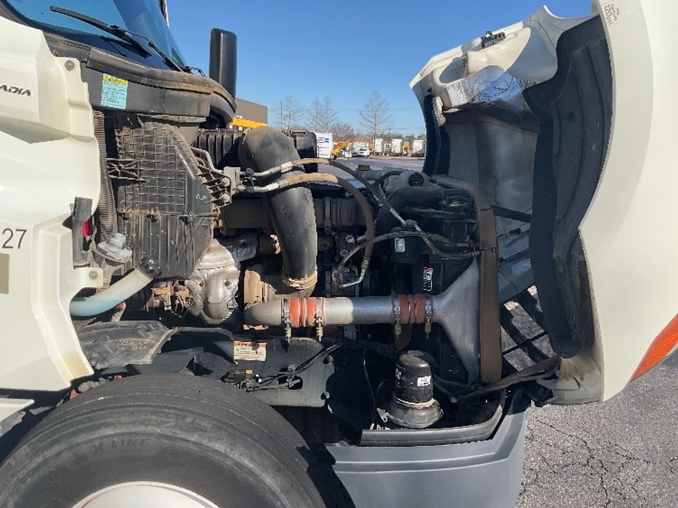 Sleeper Tractor-Heavy Duty Tractors-Freightliner-2019-T12664ST-Augusta-GA-92,872\n\t\tmiles-$ 69,500 - Image 20